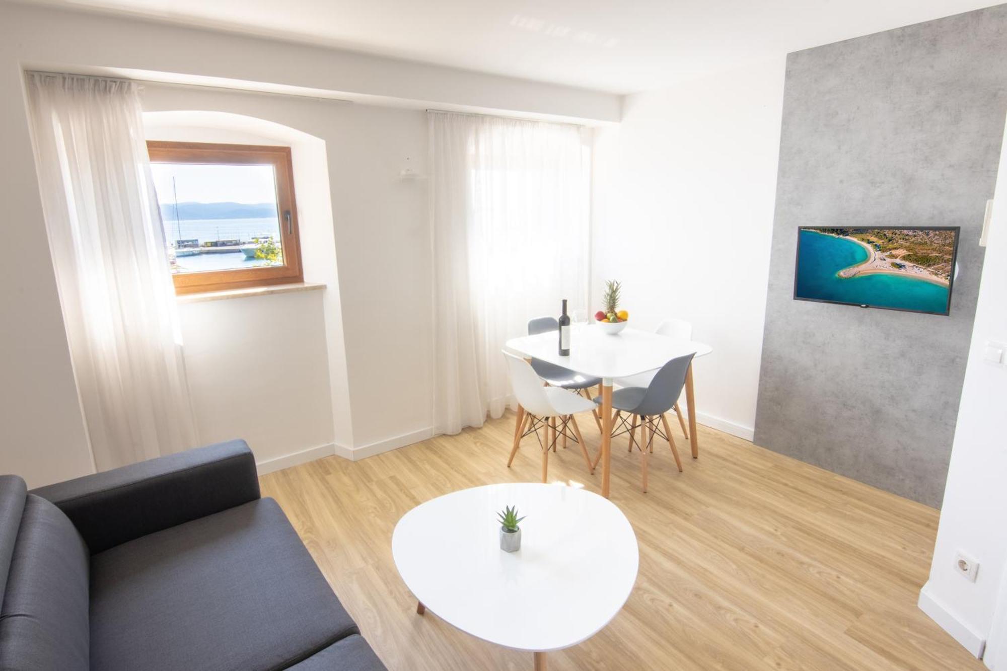 Bed & Breakfast Portun In The Center Baska Voda Bagian luar foto
