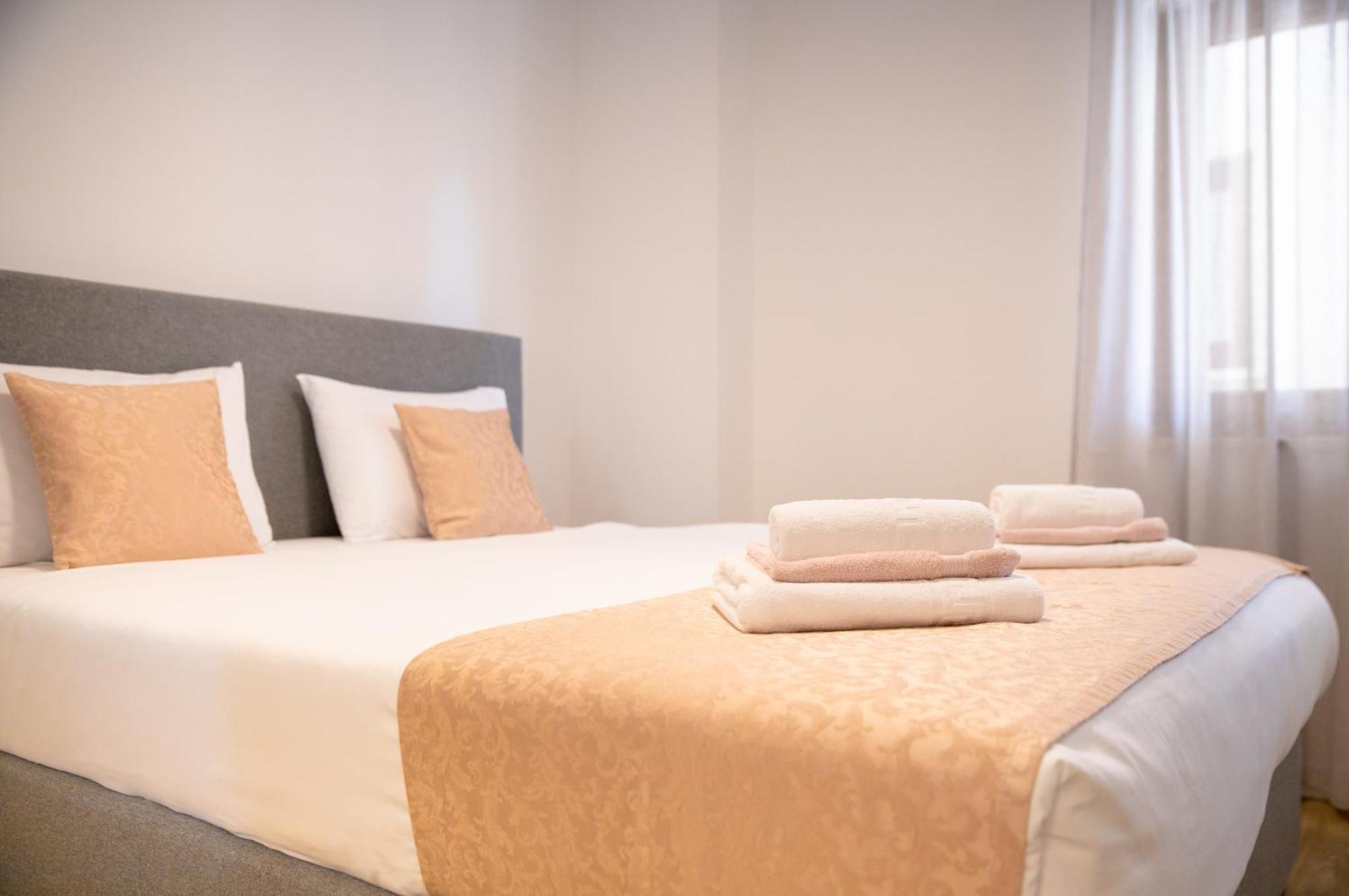 Bed & Breakfast Portun In The Center Baska Voda Bagian luar foto