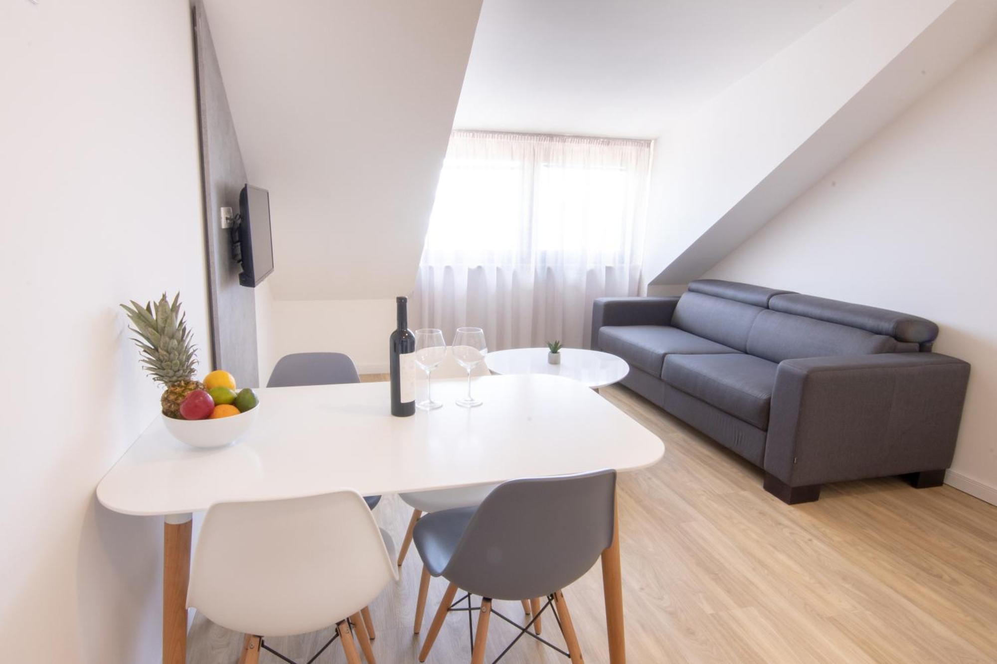 Bed & Breakfast Portun In The Center Baska Voda Bagian luar foto
