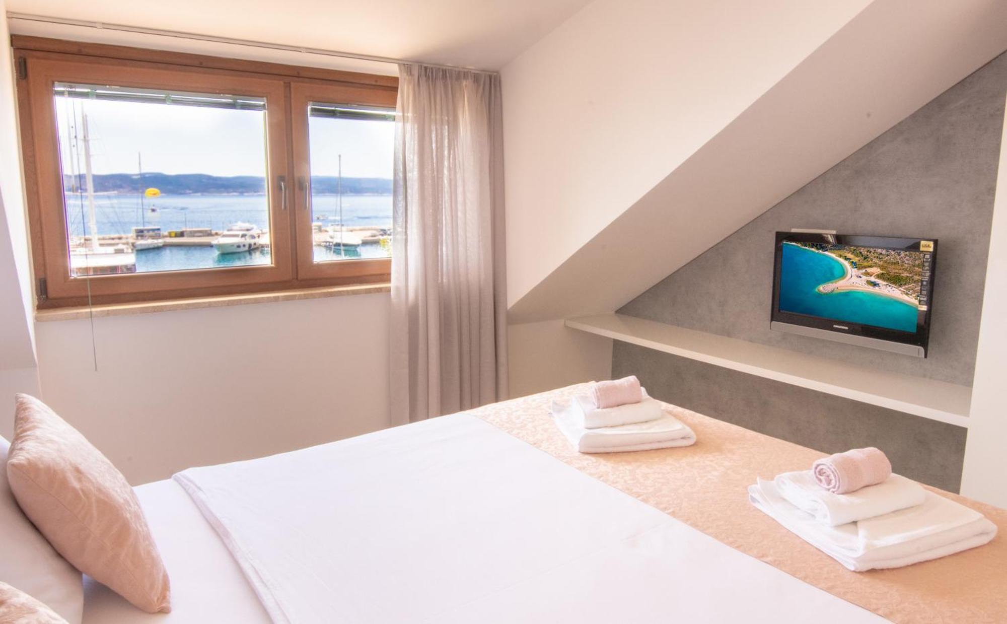 Bed & Breakfast Portun In The Center Baska Voda Bagian luar foto