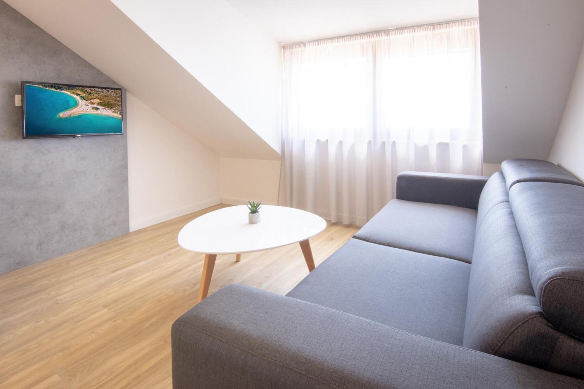 Bed & Breakfast Portun In The Center Baska Voda Bagian luar foto