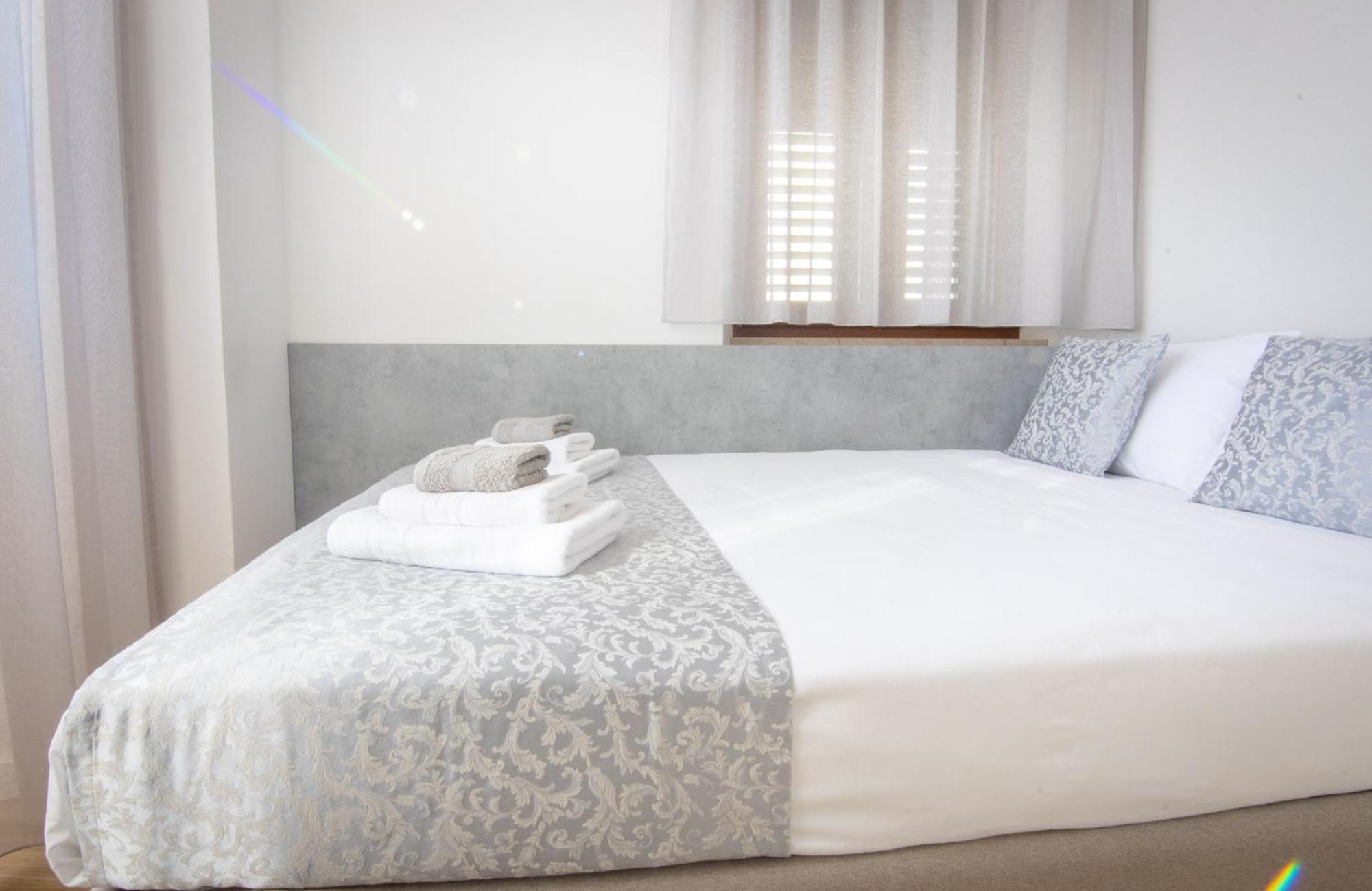 Bed & Breakfast Portun In The Center Baska Voda Bagian luar foto